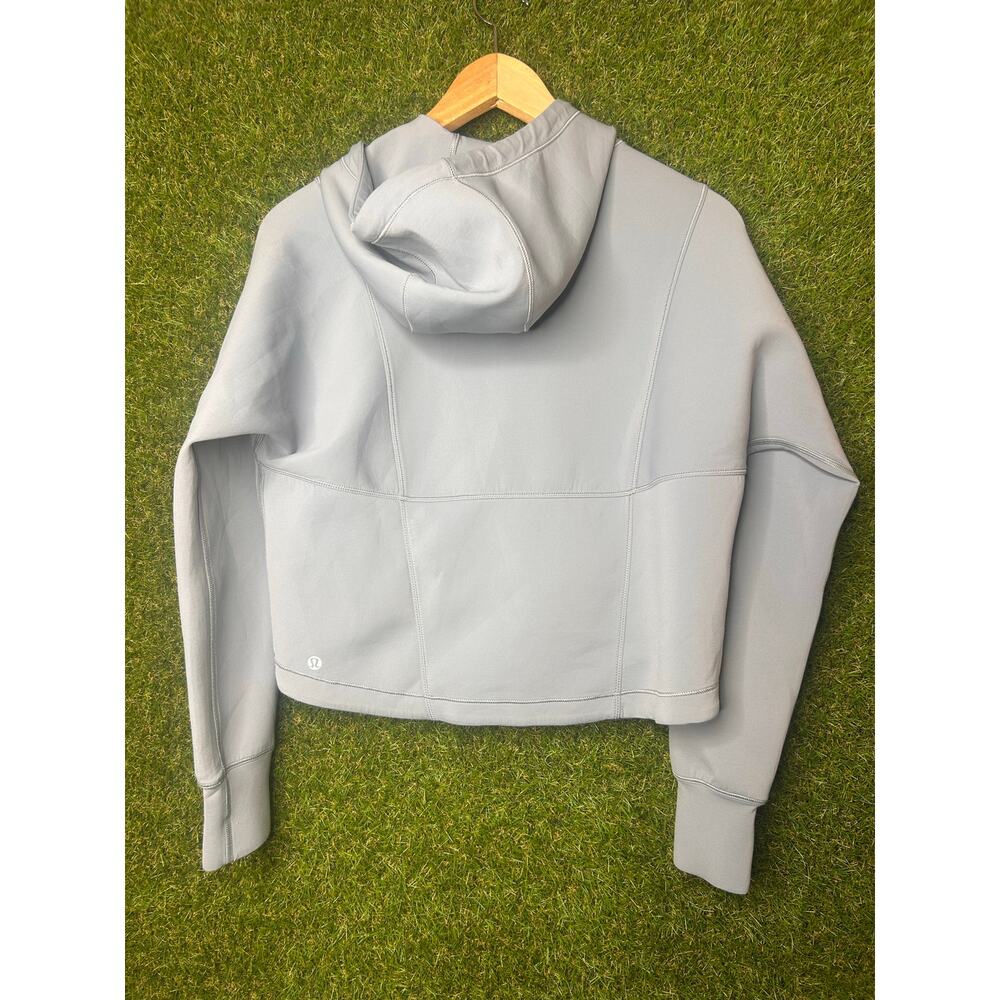Lululemon Challenge Round Hoodie Rhino Gray Athleisure Pullover Cropped Size 2 - Picture 10 of 10
